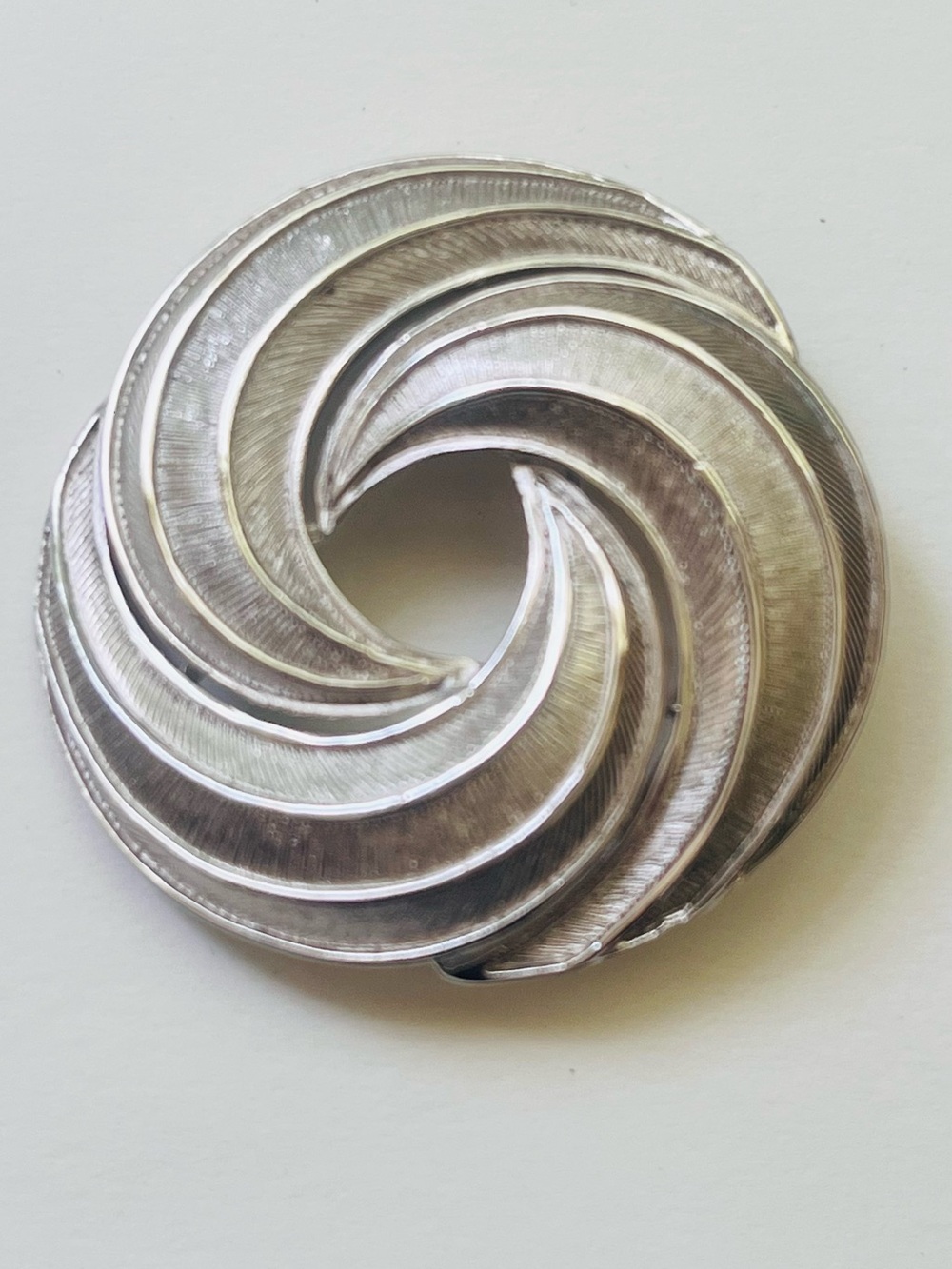 Silver Swirl Round Jewelry Brooch